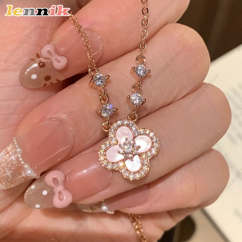 Layered Pendant Necklace Aesthetic - Roze schelp ketting, klavertje vier hanger,