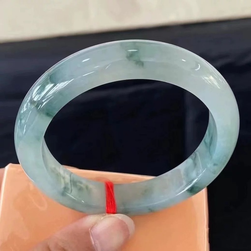 Myanmarese jadeiet met blauwe  - Bracelets recensie en prijs