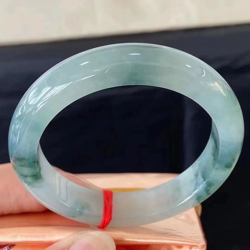 Myanmarese jadeiet met blauwe  - Bracelets recensie en prijs