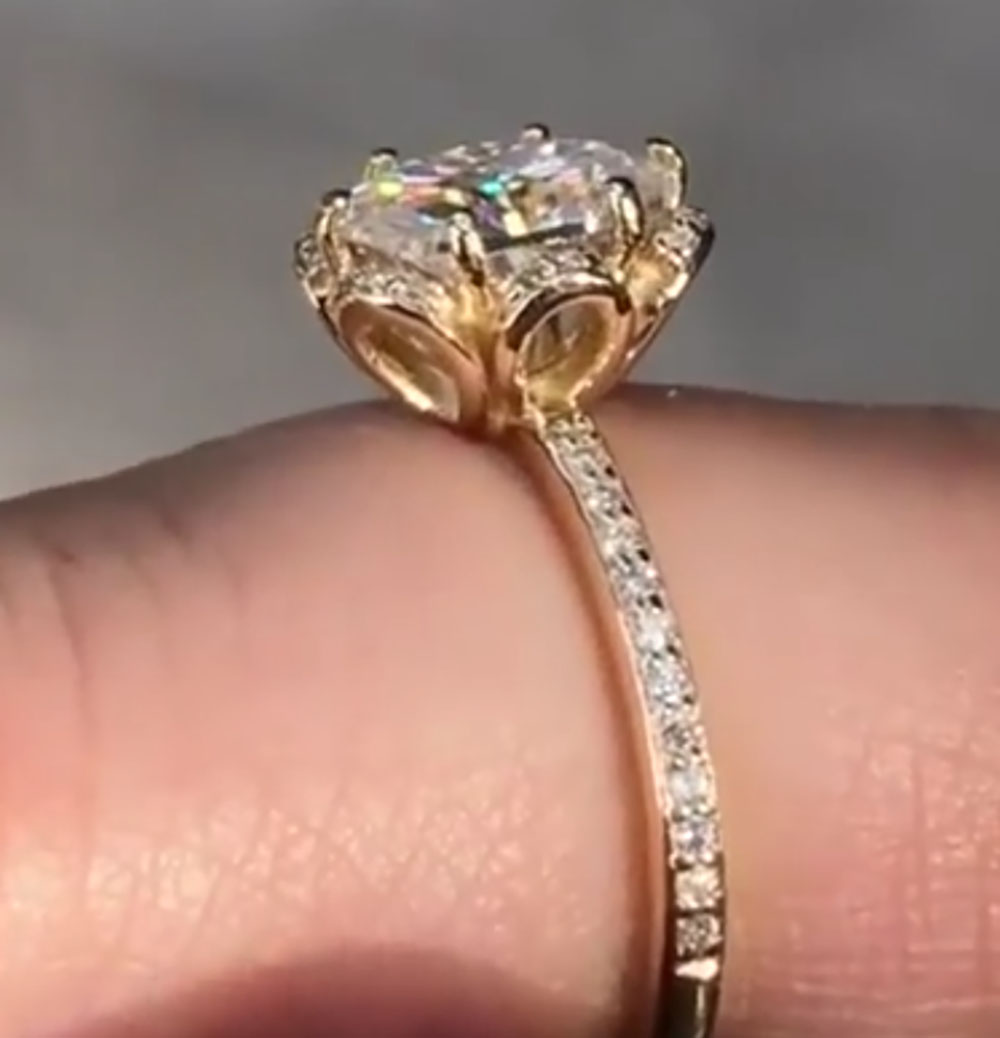 Aangepaste massief 14K geel go - Moissanite Engagement Ring 1 Carat recensie en prijs