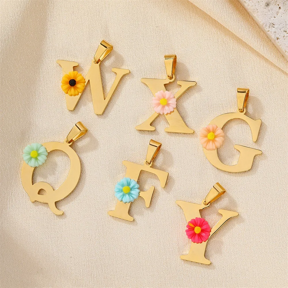 Gepersonaliseerde Daisy initia - Initial Letter Necklace 18K Gold recensie en prijs
