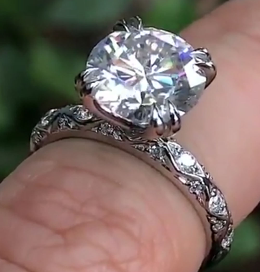 Op maat gemaakte echte platina - Moissanite Engagement Ring 1 Carat recensie en prijs
