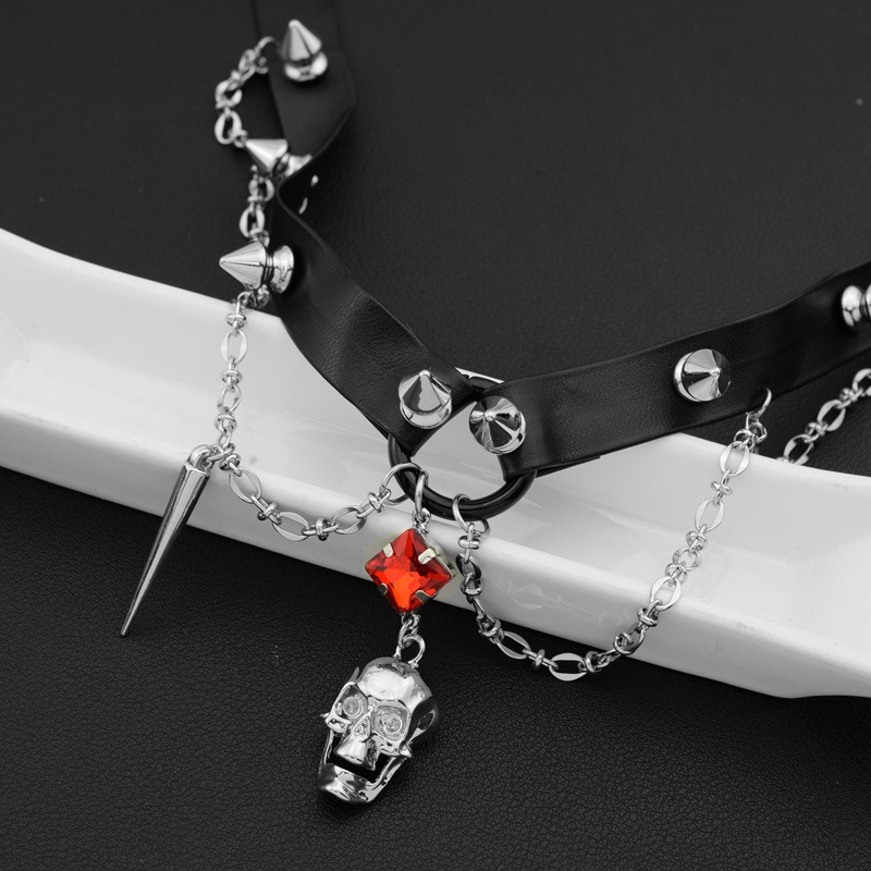 Donkere schedel lederen choker - Goth Punk Spike Choker recensie en prijs