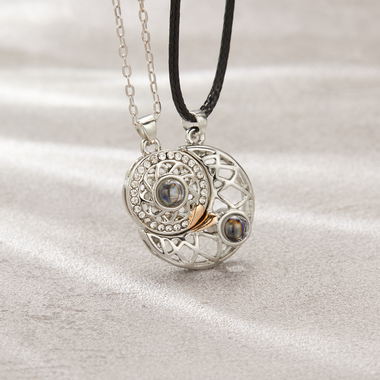 Romantische magnetische zon ma - Magnetic Couple Matching Necklaces recensie en prijs