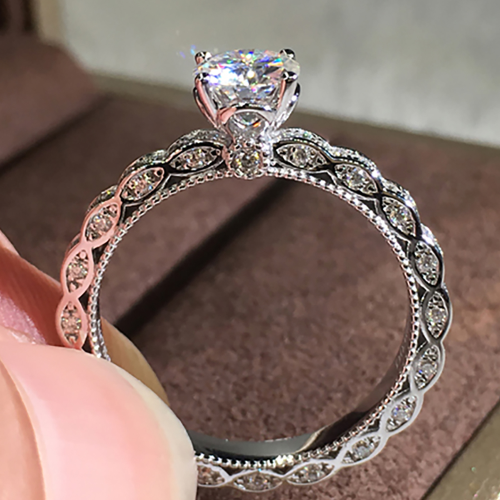Aangepaste massief 18K Au750 w - Moissanite Engagement Ring 1 Carat recensie en prijs