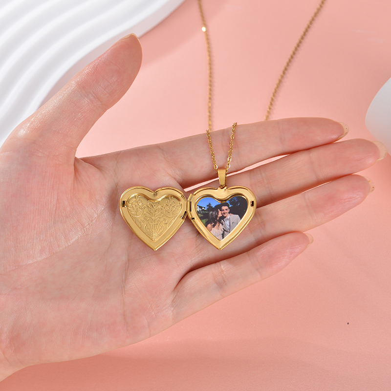 Gepersonaliseerde hanger met f - Heart Locket Necklace Photo recensie en prijs