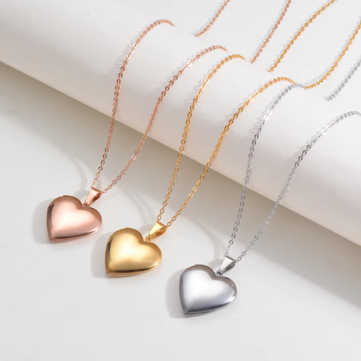 Aangepaste gepersonaliseerde h - Heart Locket Necklace Photo recensie en prijs