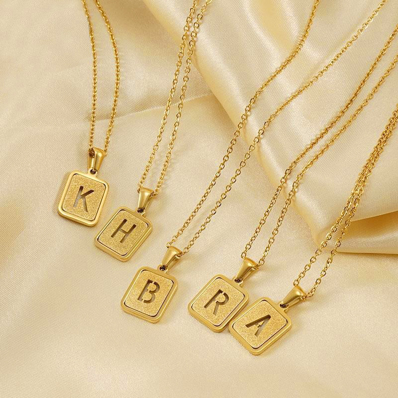 3 stks/zak Hoge Kwaliteit Kett - Initial Letter Necklace 18K Gold recensie en prijs