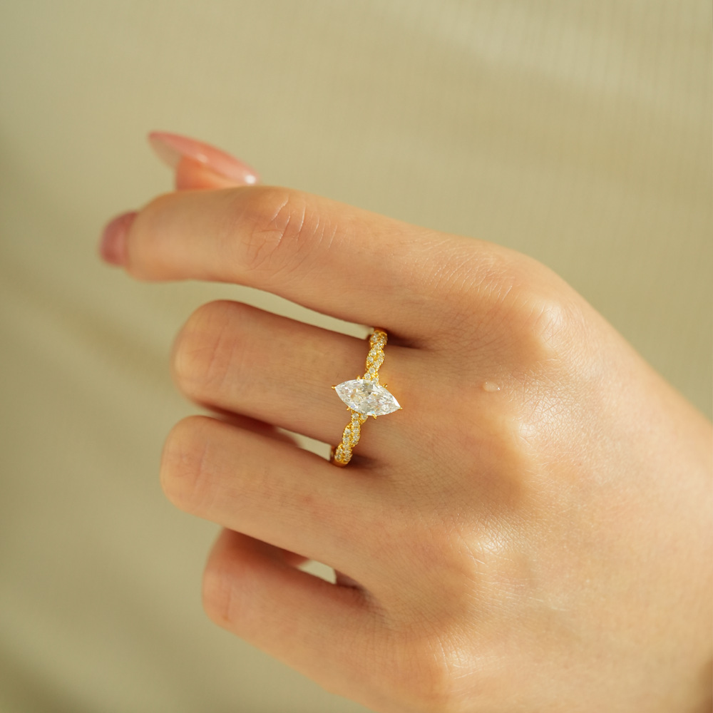 Lumira 100% 18K gouden marquis - Moissanite Engagement Ring 1 Carat recensie en prijs